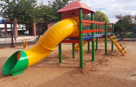 Novo playground no parque Pôr do Sol