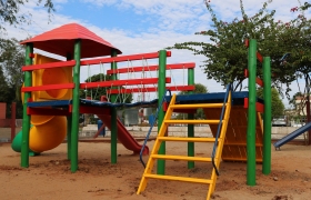 Novo playground no parque Pôr do Sol