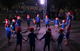 Apresentações natalinas de alunos das escolas municipais