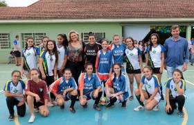 Jogos de integração no aniversário da escola