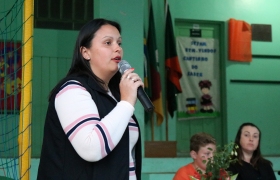 Diretora Andressa falou da importância da nova quadra